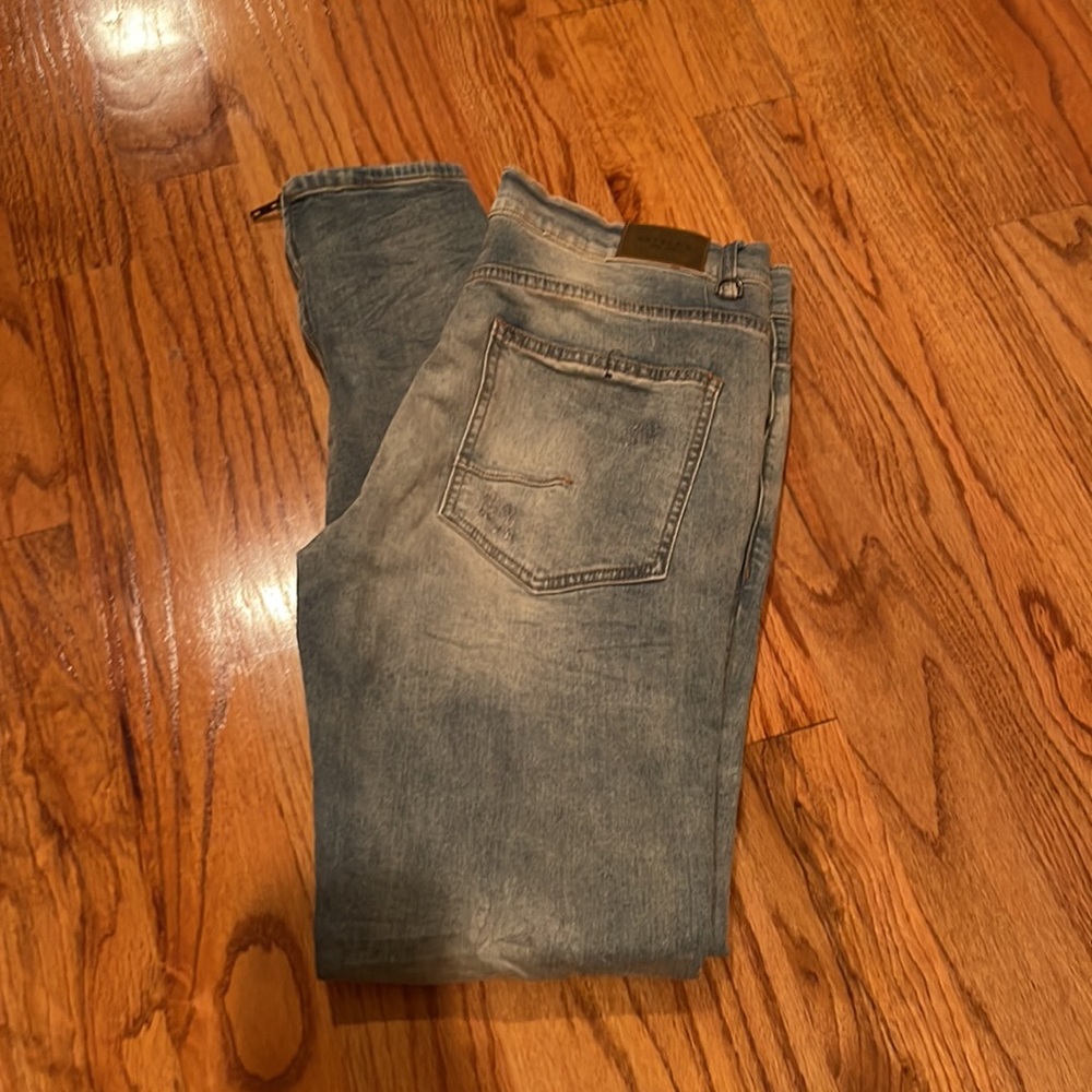 34x34 Skinny Light Wash Zip Jeans